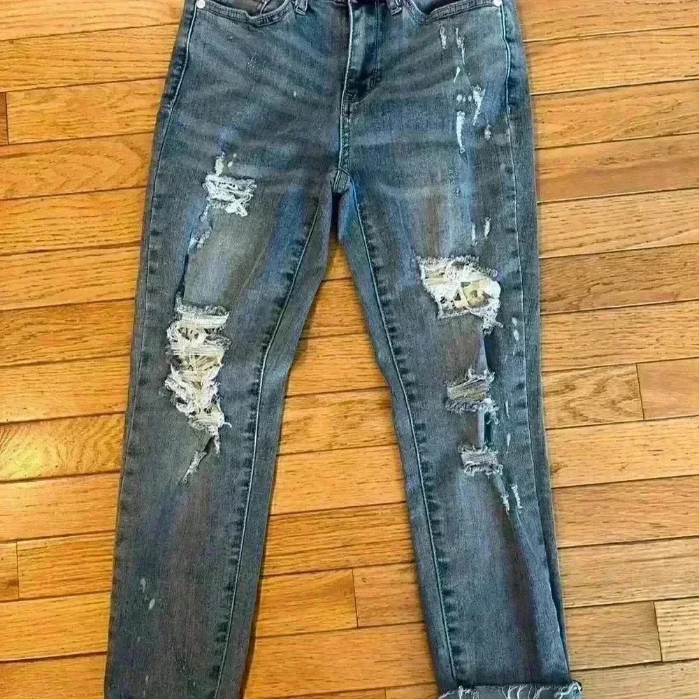 Women's Distressed Slim Fit Jeans - Washed Black